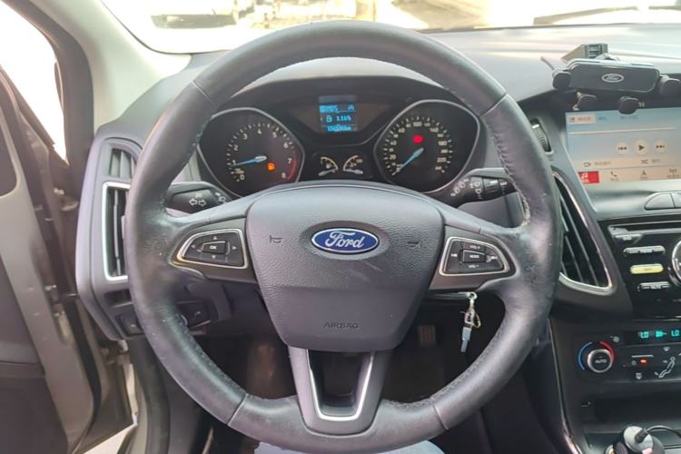 Used Ford Focus 2017 Hatchback EcoBoost 125 Automatic - Ultra-Powerful Style Edition with Smart Drive Features Steering Wheel