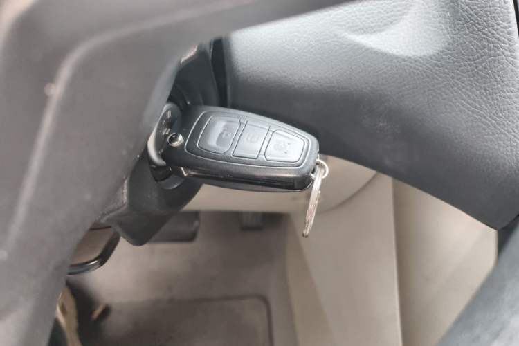 Used Ford Focus 2017 Sedan 1.6L Automatic Comfort Plus SmartDrive Edition Vehicle Key
