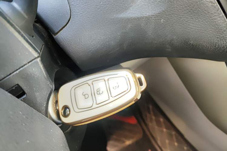 Used Ford Focus 2017 Sedan 1.6L Automatic Comfort Plus SmartDrive Edition Vehicle Key