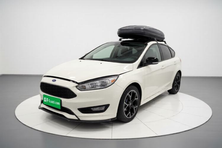 Ojetý Ford Focus 2017 1.5T CTCC White and Black Limited Edition Guazi used car, China used car export, Used car for sale, Used cars, Cheapest cars for sale