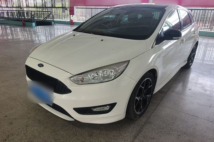 Ojetý Ford Focus 2017 1.5T CTCC White and Black Limited Edition Guazi used car, China used car export, Used car for sale, Used cars, Cheapest cars for sale