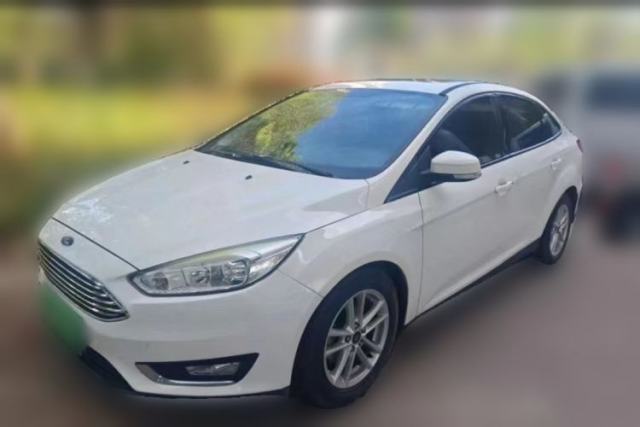 Used Ford Focus 2017 Sedan EcoBoost 125 Manual – Ultra-Style Edition with SmartDrive Features