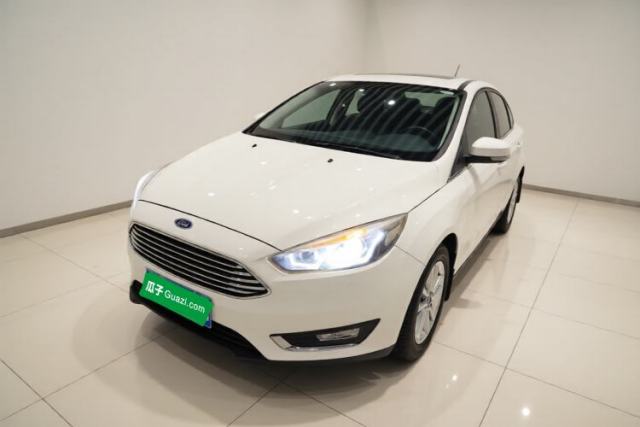 Ford Focus 2017 Sedan EcoBoost 180 Automatic Elite Model usado