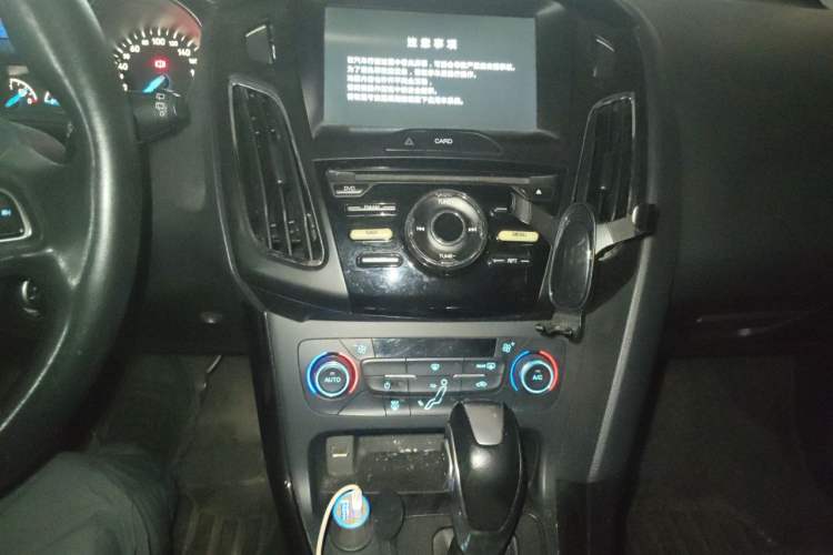 Used Ford Focus 2017 Hatchback EcoBoost 125 Automatic - Ultra-Powerful Style Edition with Smart Drive Features Audio And AC Panel