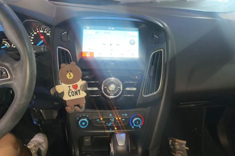 Used Ford Focus 2017 Hatchback 1.6L Automatic Fashion Edition Smart Drive Version Audio And AC Panel