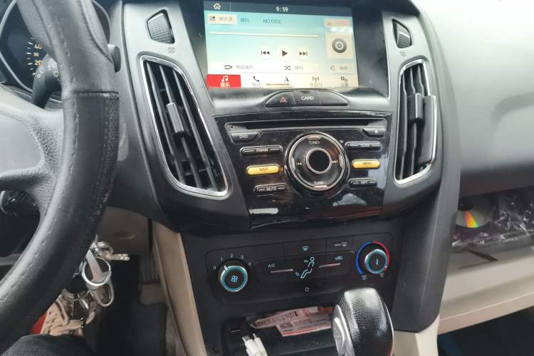 Used Ford Focus 2017 Sedan 1.6L Automatic Comfort Plus SmartDrive Edition Audio And AC Panel
