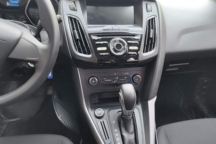 Used Ford Focus 2017 Hatchback 1.6L Automatic Comfort Plus SmartDrive Edition Audio And AC Panel