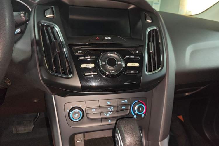Used Ford Focus 2017 Hatchback 1.6L Automatic Comfort Plus SmartDrive Edition Audio And AC Panel