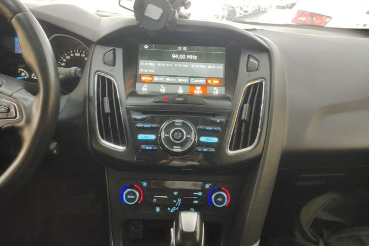 Used Ford Focus 2017 Hatchback EcoBoost 125 Automatic - Ultra-Powerful Style Edition with Smart Drive Features Audio And AC Panel