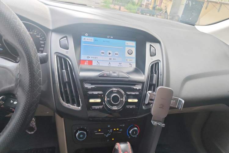 Used Ford Focus 2017 Sedan 1.6L Automatic Comfort Plus SmartDrive Edition Audio And AC Panel