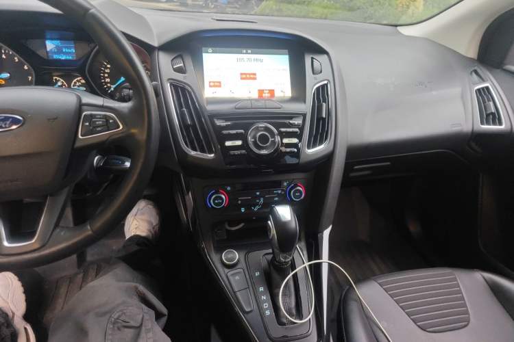 Used Ford Focus 2017 Sedan EcoBoost 125 Automatic Supreme Style SmartDrive Edition Audio And AC Panel
