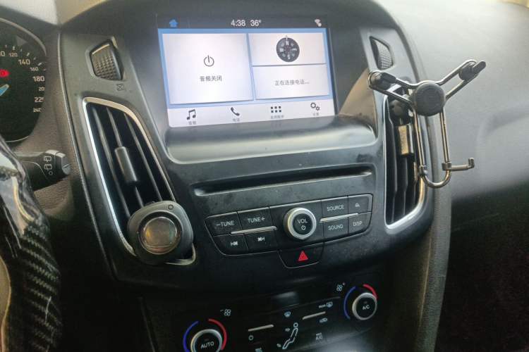 Used Ford Focus 2017 1.5T CTCC White and Black Limited Edition Audio And AC Panel