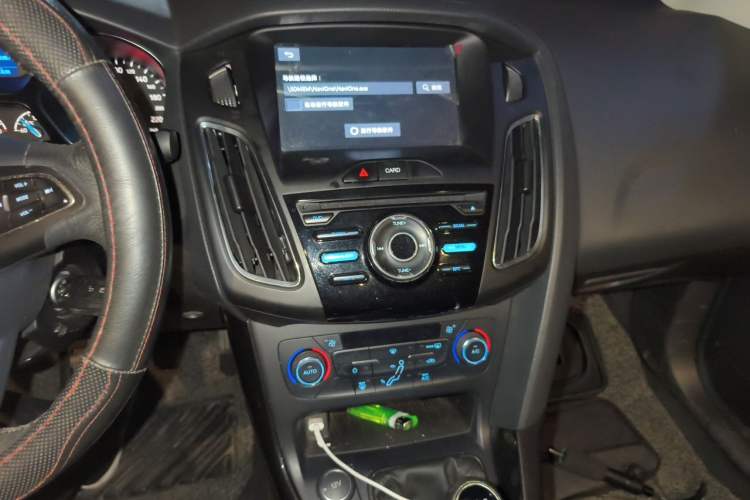 Used Ford Focus 2017 Sedan 1.6L Manual Fashion Edition Smart Drive Version Audio And AC Panel