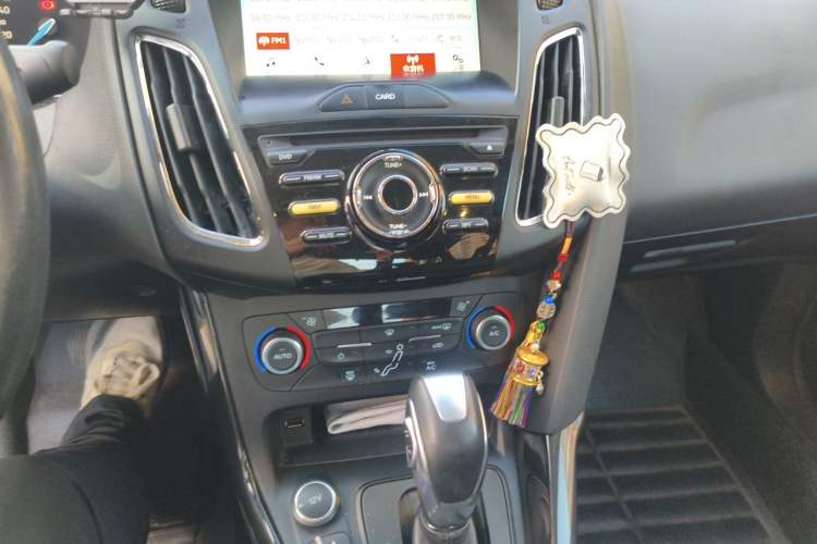 Used Ford Focus 2017 Sedan 1.6L Automatic Fashion Edition Smart Drive Version Audio And AC Panel