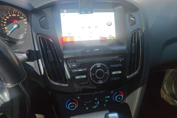 Used Ford Focus 2017 Sedan 1.6L Automatic Fashion Edition Smart Drive Version Audio And AC Panel