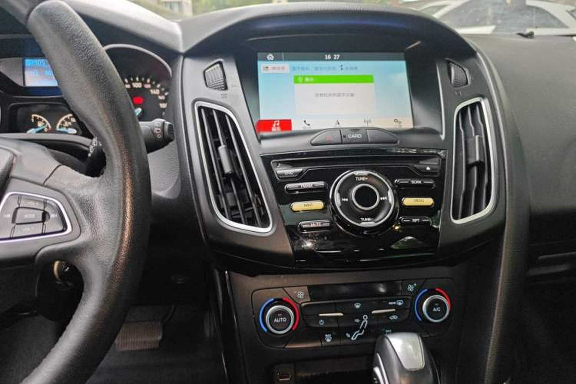 Used Ford Focus 2017 Hatchback 1.6L Automatic Fashion Edition Smart Drive Version Audio And AC Panel