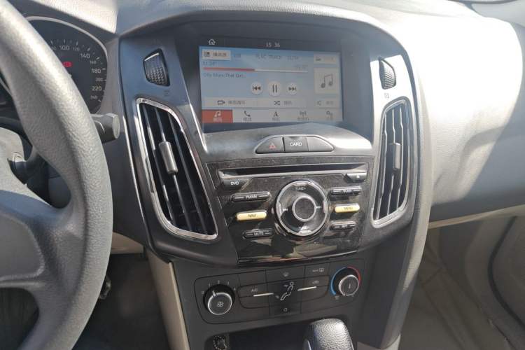 Used Ford Focus 2017 Sedan 1.6L Automatic Comfort Plus SmartDrive Edition Audio And AC Panel