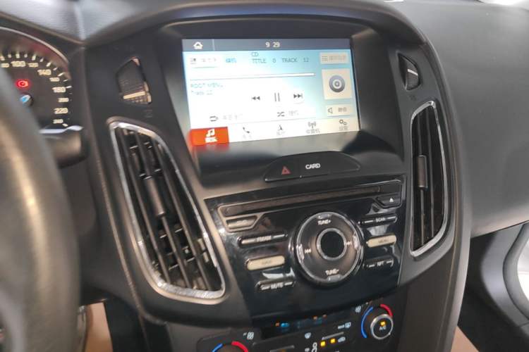 Used Ford Focus 2017 Sedan 1.6L Manual Fashion Edition Smart Drive Version Audio And AC Panel