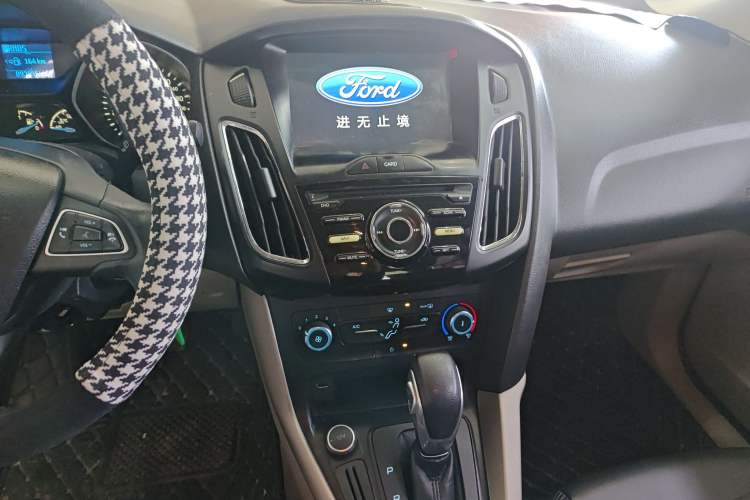Used Ford Focus 2017 Sedan 1.6L Automatic Comfort Plus SmartDrive Edition Audio And AC Panel
