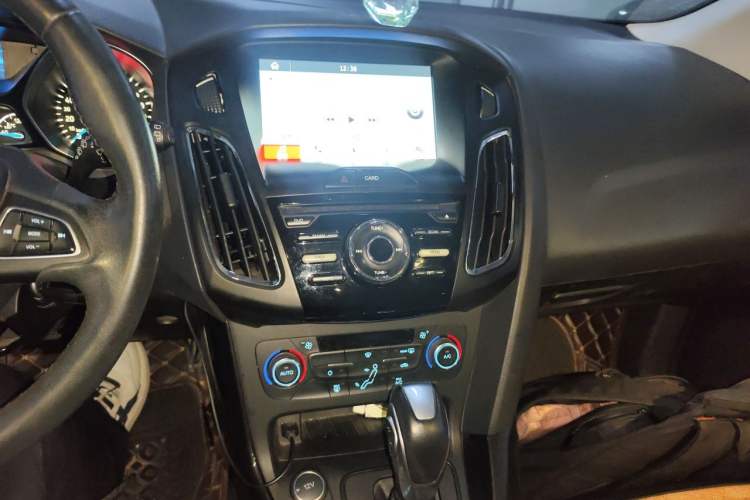 Used Ford Focus 2017 Hatchback 1.6L Automatic Fashion Edition Smart Drive Version Audio And AC Panel