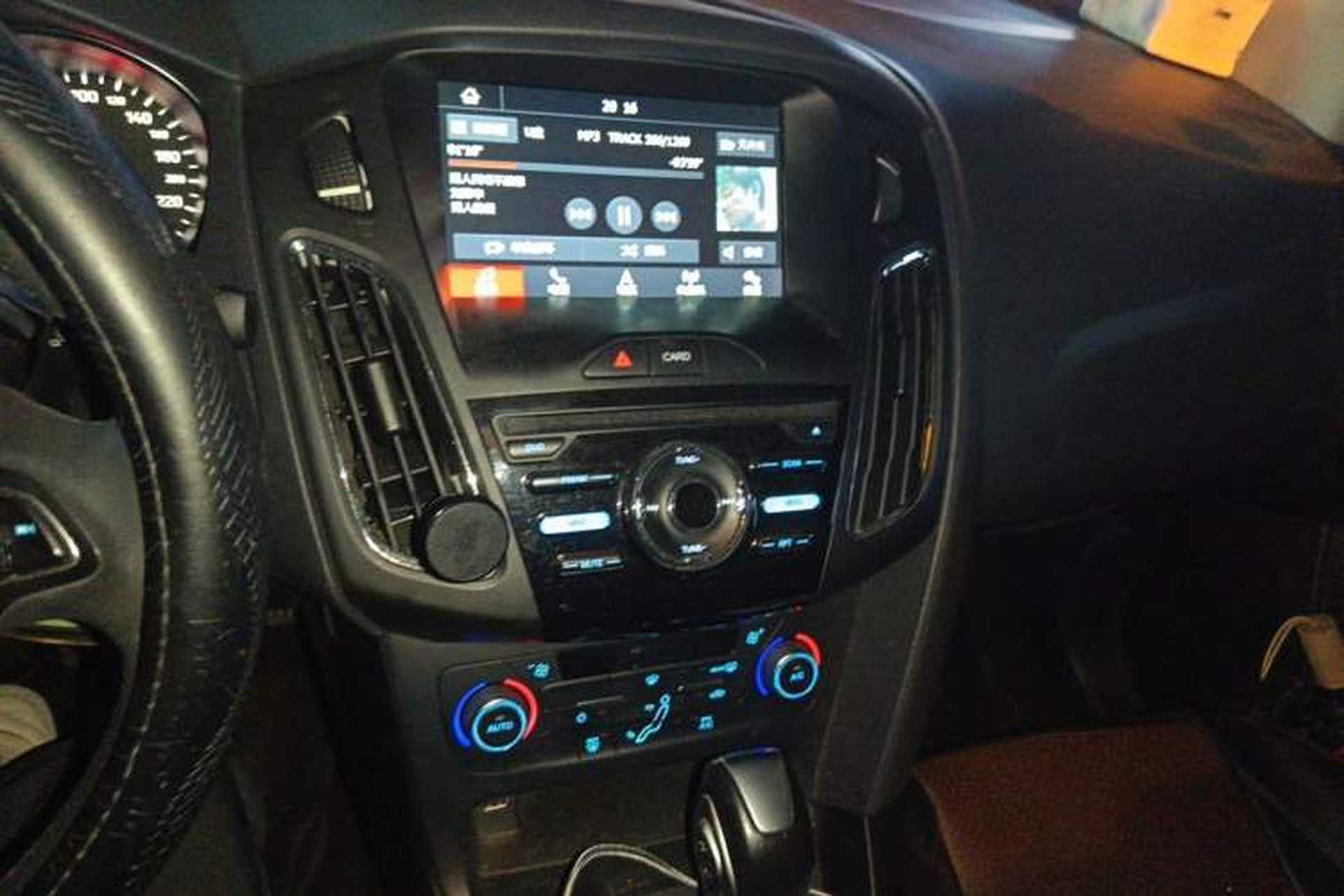 Used Ford Focus 2017 Sedan EcoBoost 125 Automatic Supreme Style SmartDrive Edition Audio And AC Panel