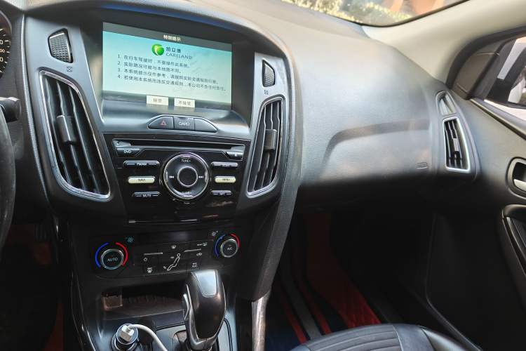 Used Ford Focus 2017 Sedan 1.6L Automatic Fashion Edition Smart Drive Version Audio And AC Panel