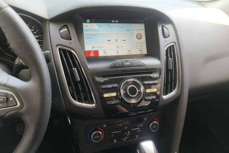 Used Ford Focus 2017 Sedan EcoBoost 125 Automatic Supreme Style SmartDrive Edition Audio And AC Panel