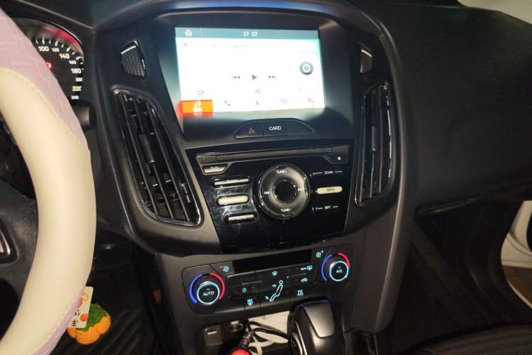 Used Ford Focus 2017 Sedan EcoBoost 125 Automatic Supreme Style SmartDrive Edition Audio And AC Panel