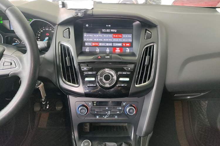 Used Ford Focus 2017 Sedan 1.6L Manual Fashion Edition Smart Drive Version Audio And AC Panel
