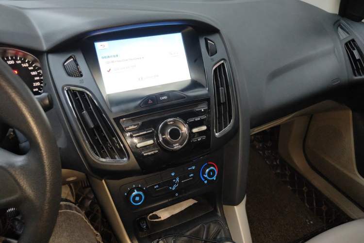 Used Ford Focus 2017 Sedan 1.6L Manual Comfort Plus SmartDrive Edition Audio And AC Panel