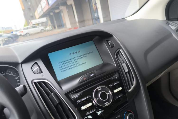 Used Ford Focus 2017 Sedan 1.6L Automatic Comfort Plus SmartDrive Edition Audio And AC Panel