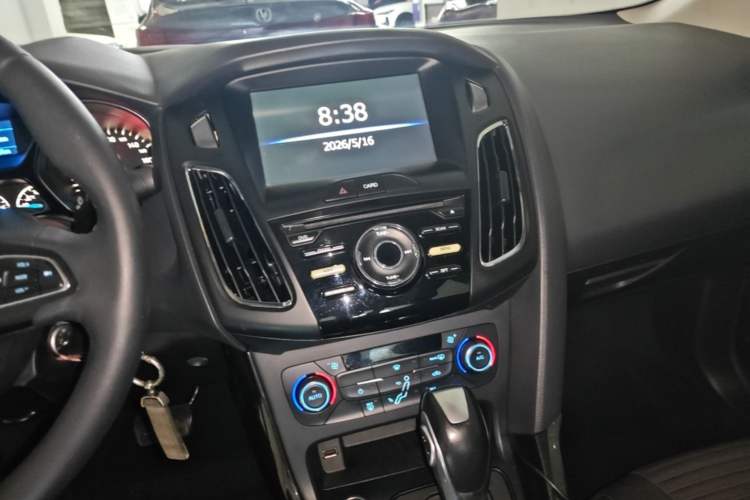 Used Ford Focus 2017 Sedan 1.6L Automatic Fashion Edition Smart Drive Version Audio And AC Panel