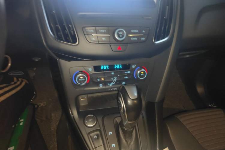 Used Ford Focus 2017 Sedan EcoBoost 180 Automatic Elite Model Audio And AC Panel