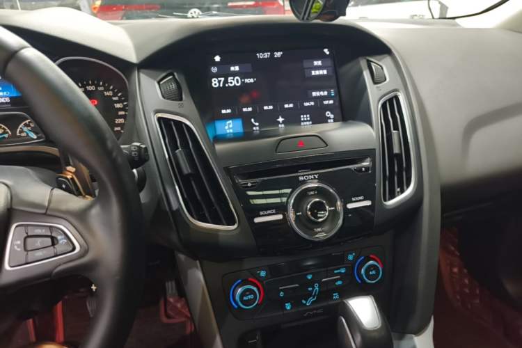 Used Ford Focus 2017 Hatchback EcoBoost 180 Automatic Sport Model Audio And AC Panel