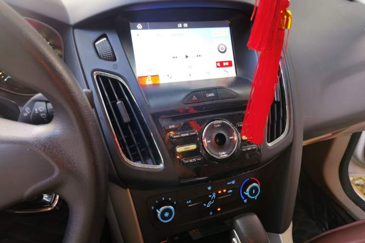 Used Ford Focus 2017 Sedan 1.6L Automatic Comfort Plus SmartDrive Edition Audio And AC Panel