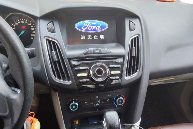 Used Ford Focus 2017 Sedan 1.6L Automatic Comfort Plus SmartDrive Edition Audio And AC Panel