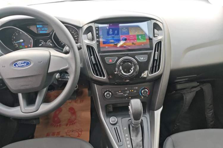 Used Ford Focus 2017 Hatchback 1.6L Automatic Comfort Plus SmartDrive Edition Audio And AC Panel