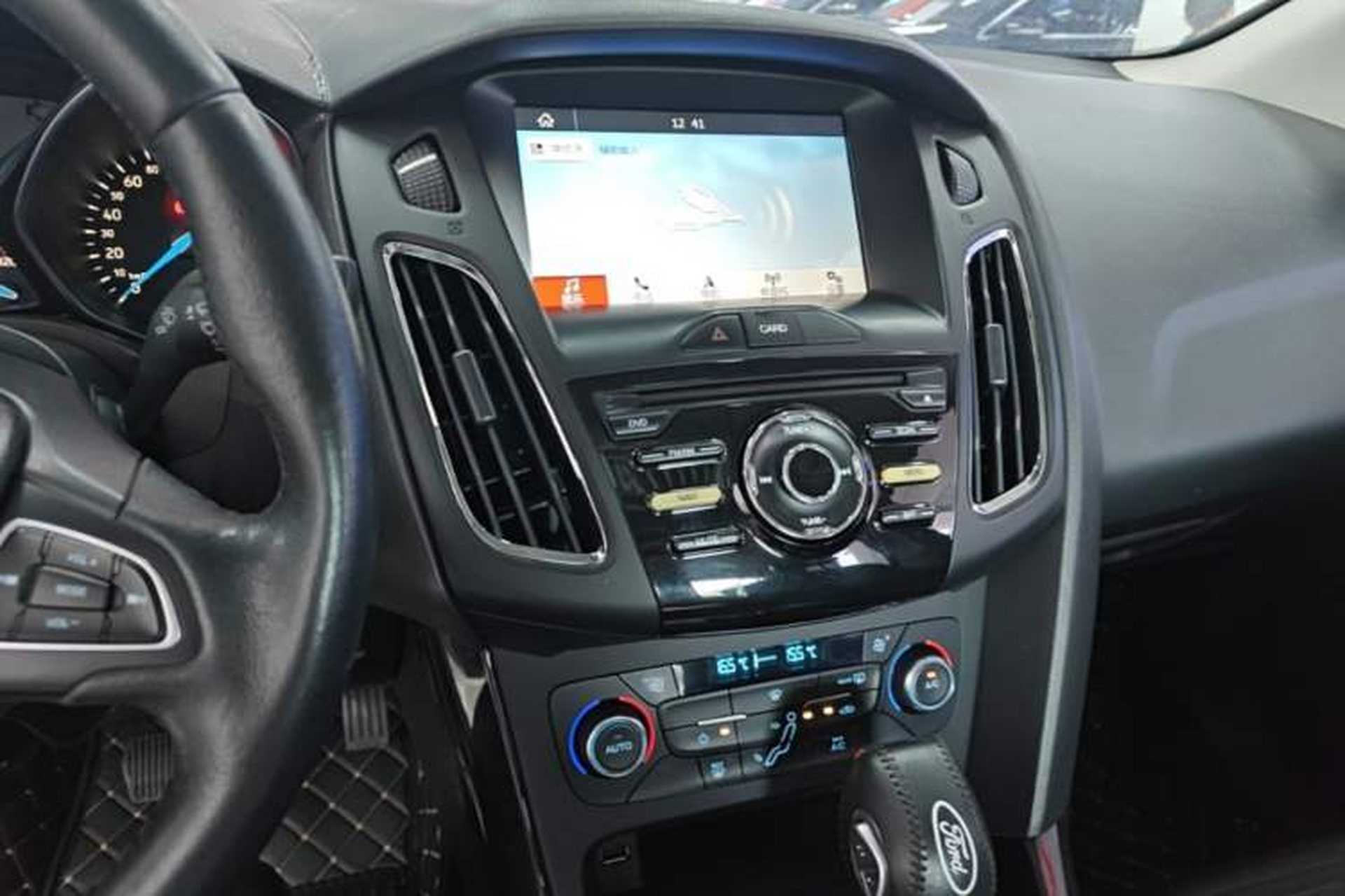 Used Ford Focus 2017 Sedan 1.6L Automatic Fashion Edition Smart Drive Version Audio And AC Panel
