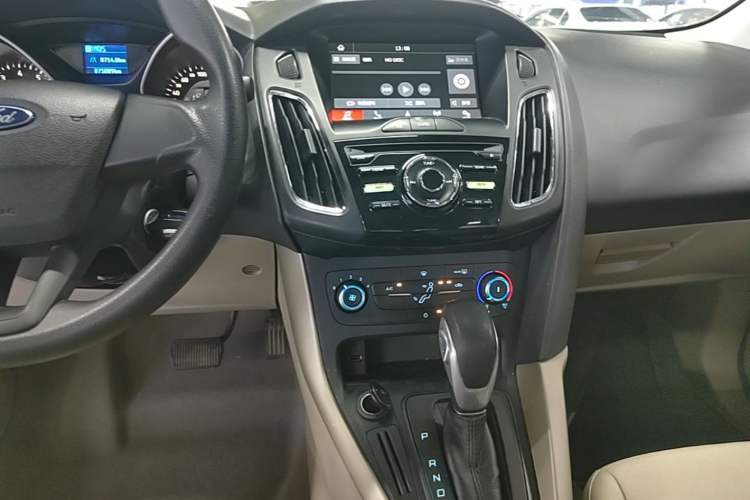 Used Ford Focus 2017 Sedan 1.6L Automatic Comfort Plus SmartDrive Edition Audio And AC Panel