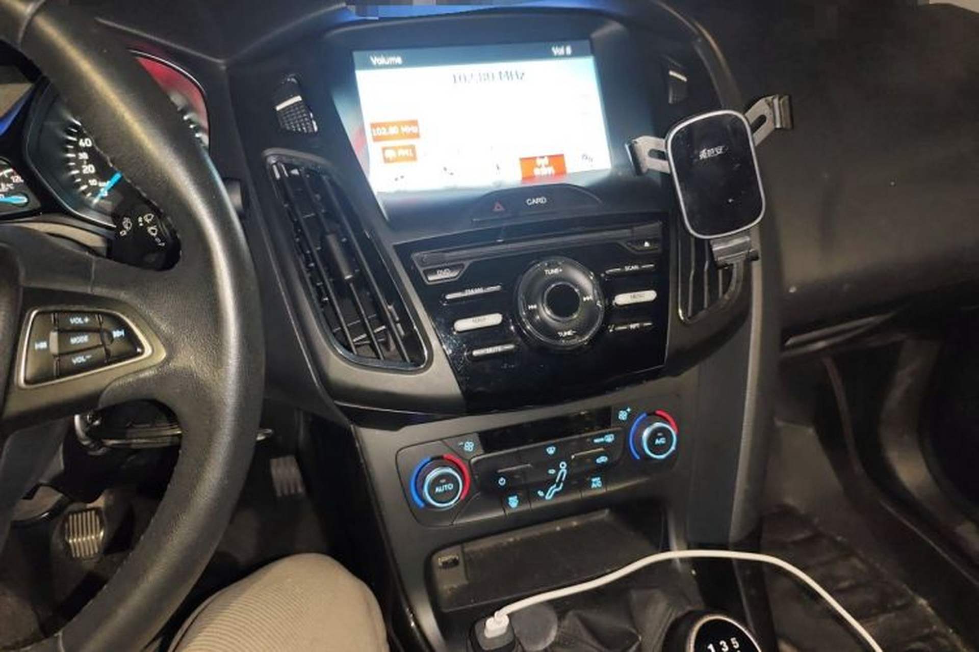 Used Ford Focus 2017 Sedan 1.6L Manual Fashion Edition Smart Drive Version Audio And AC Panel