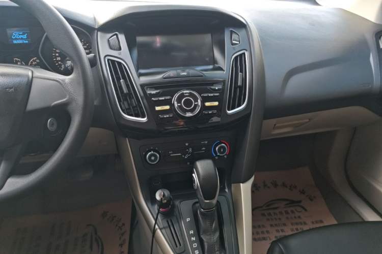 Used Ford Focus 2017 Sedan 1.6L Automatic Comfort Plus SmartDrive Edition Audio And AC Panel