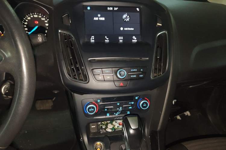 Used Ford Focus 2017 1.5T CTCC White and Black Limited Edition Audio And AC Panel
