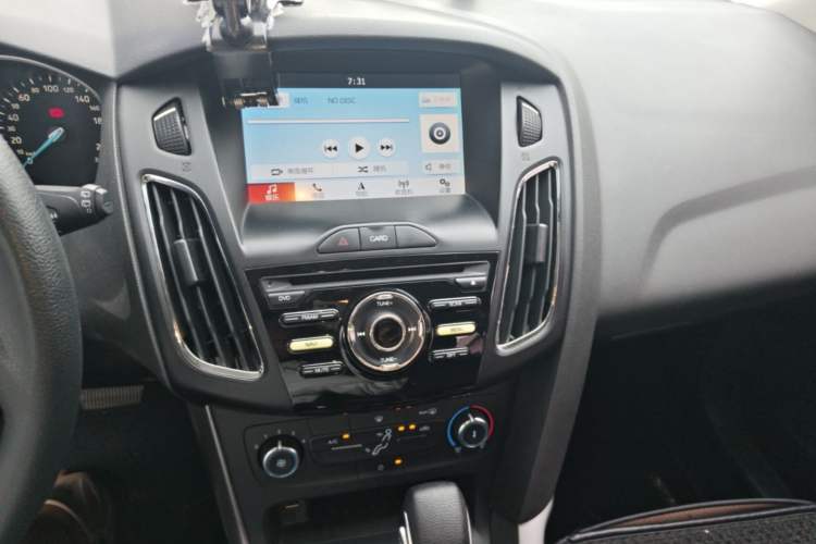 Used Ford Focus 2017 Hatchback 1.6L Automatic Comfort Plus SmartDrive Edition Audio And AC Panel