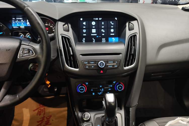 Used Ford Focus 2017 Sedan EcoBoost 180 Automatic Elite Model Audio And AC Panel