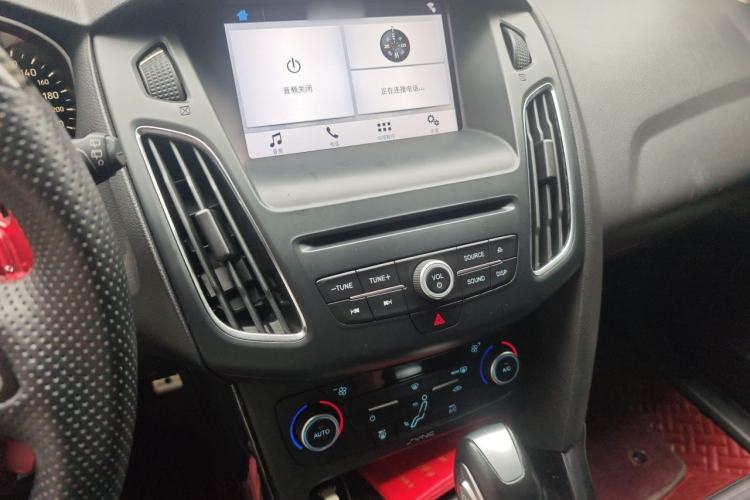 Used Ford Focus 2017 1.5T CTCC White and Black Limited Edition Audio And AC Panel