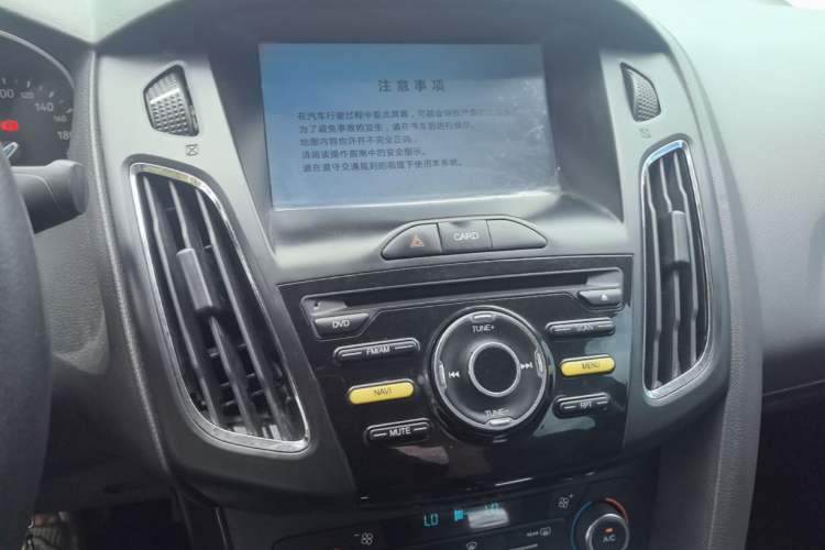 Used Ford Focus 2017 Sedan 1.6L Automatic Fashion Edition Smart Drive Version Audio And AC Panel