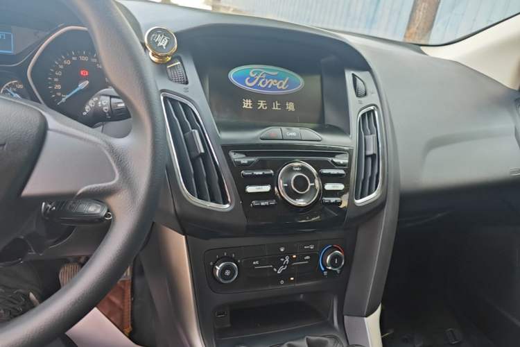 Used Ford Focus 2017 Hatchback 1.6L Manual Comfort Plus SmartDrive Edition Audio And AC Panel