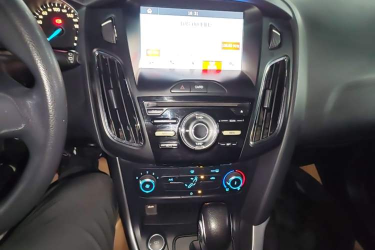 Used Ford Focus 2017 Hatchback 1.6L Automatic Comfort Plus SmartDrive Edition Audio And AC Panel
