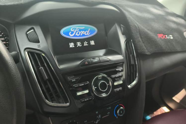 Used Ford Focus 2017 Sedan 1.6L Manual Comfort Plus SmartDrive Edition Audio And AC Panel