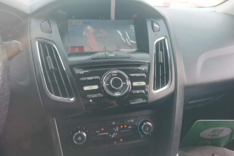 Used Ford Focus 2017 Hatchback 1.6L Manual Comfort Plus SmartDrive Edition Audio And AC Panel